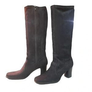 Hush puppies(Mason) ladies suede boots size 7 Medium 
2 1/2” heel length